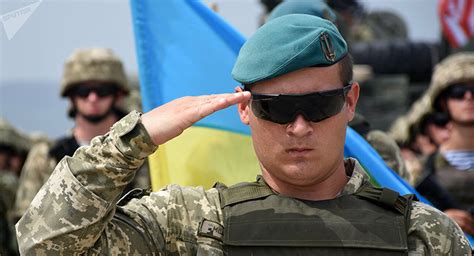 在北约接受训练的乌克兰士兵
