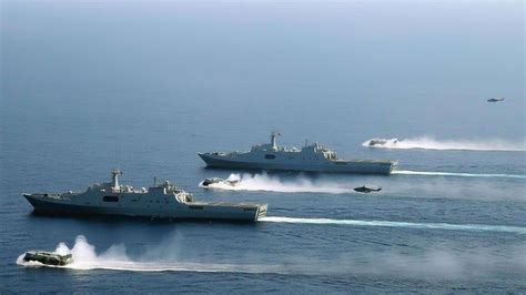 外媒评论中国军舰驱离美国军舰