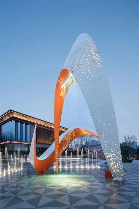 大型户外玻璃钢抽象雕塑