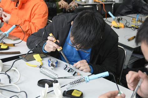 大学生电子焊装实习体会
