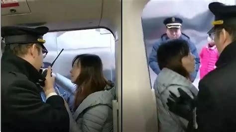 女乘客赶高铁眼看要迟到了