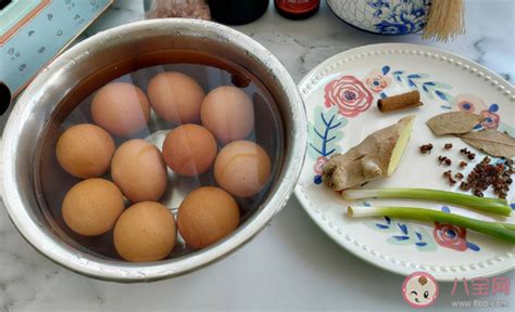 女子误用贵重茶叶煮鸡蛋