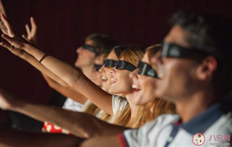 好莱坞影院3D眼镜收费