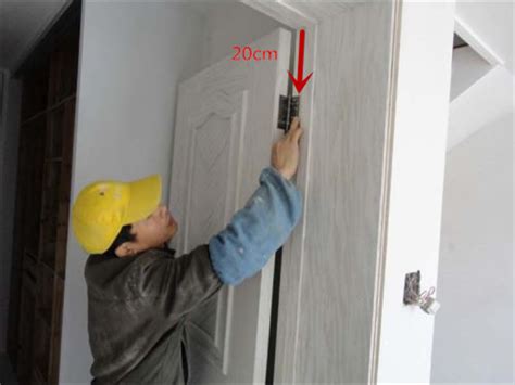安装房门排钉