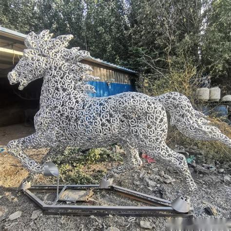 山东不锈钢镂空动物马雕塑