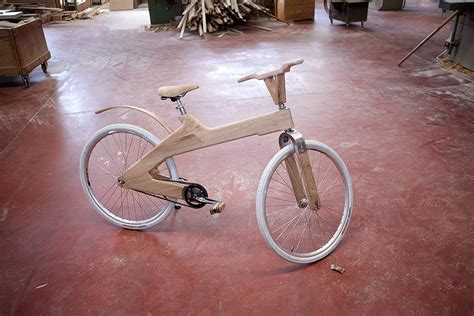 山东小伙用手工制造一个自行车