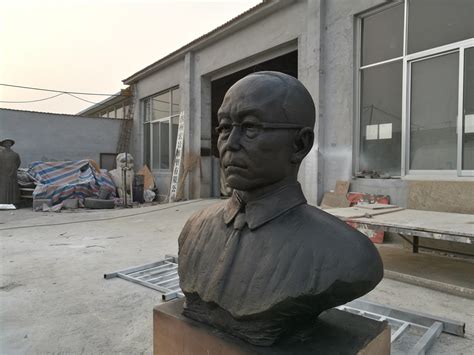 山东滨州玻璃钢雕塑定做厂家