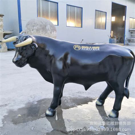 山东玻璃钢牛动物雕塑厂家