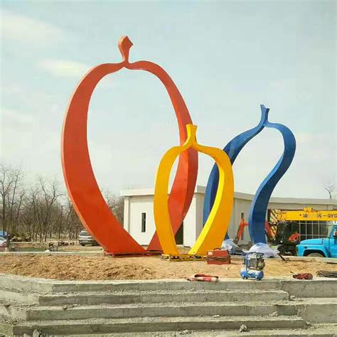 广宁玻璃钢抽象雕塑公司