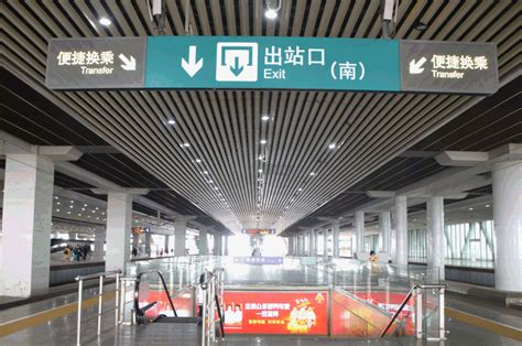 广州南站滞留旅客照片