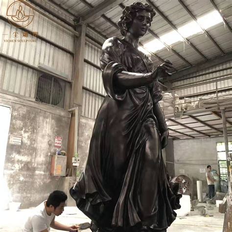 广州玻璃钢人物雕塑供应商