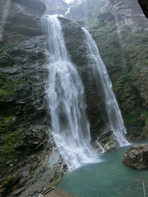 庐山瀑布风景图片