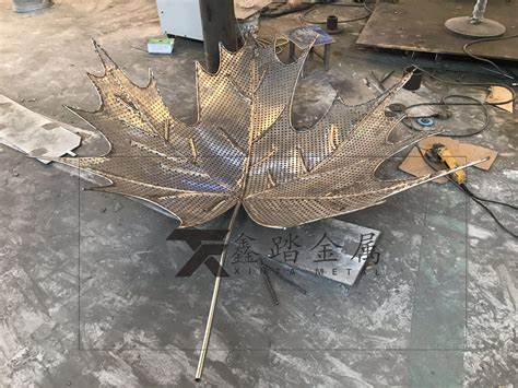 开封玻璃钢不锈钢树叶雕塑生产