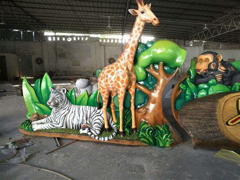 惠州卡通玻璃钢动物雕塑