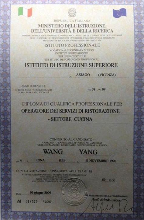 意大利留学毕业证书图片