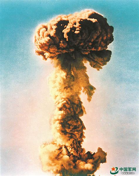 我国第一颗原子弹各国反应