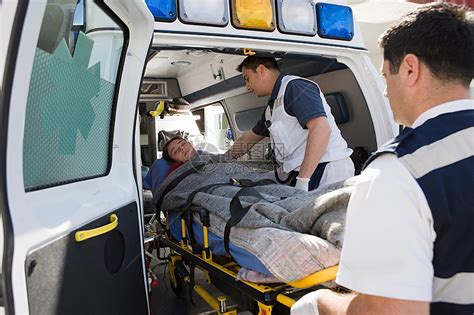 救护车上没有呼吸机导致病人死亡