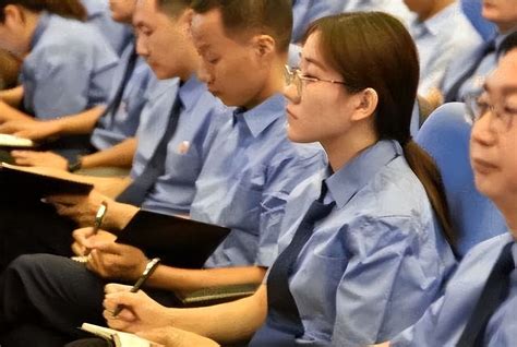新中国最年轻的公务员