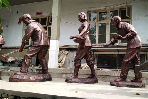 新疆玻璃钢人物雕塑