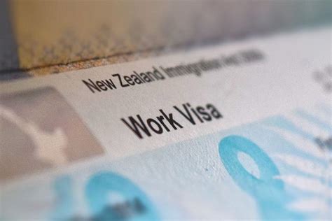 新西兰工作签证一年能带多少钱