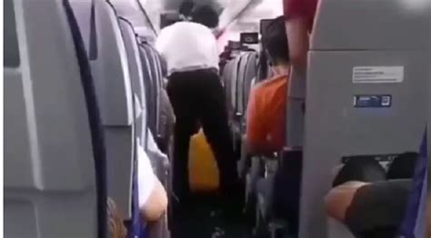 旅客航班上排便遭谴责南航回应