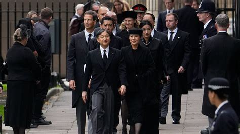 日本天皇出席英国女王葬礼