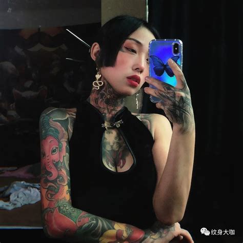 日本满身纹身女