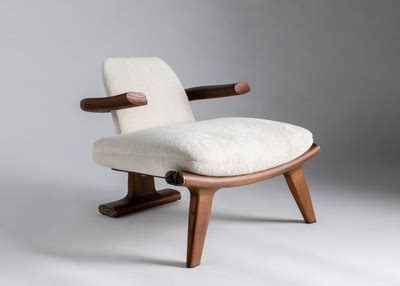 日本设计的羊角椅