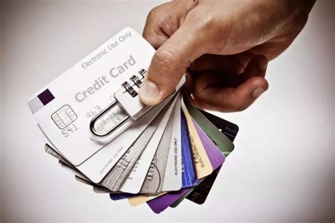 易贷网信用卡中心
