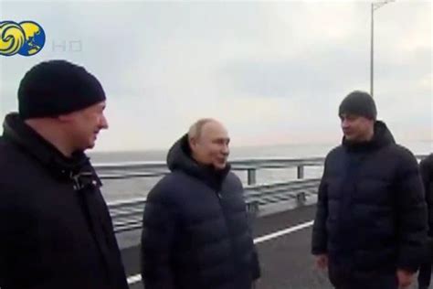 普京驾车视察克里米亚大桥视频