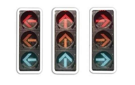 有直行和右转的箭头要看红绿灯吗