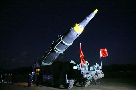 朝韩争相试射弹道导弹