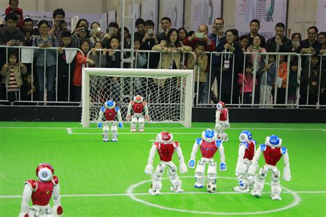 机器人如何踢世界杯