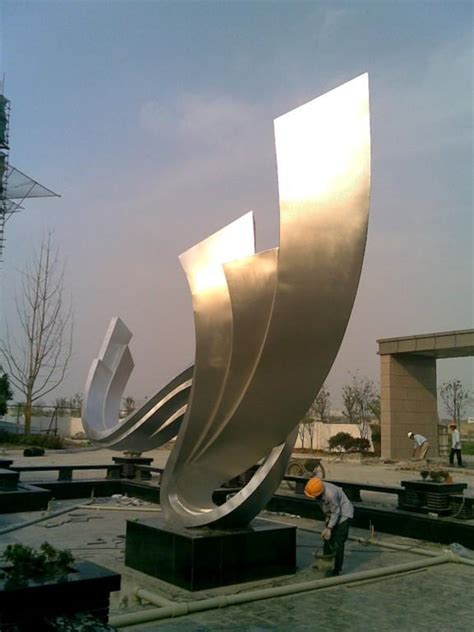 杨浦区知名玻璃钢雕塑报价