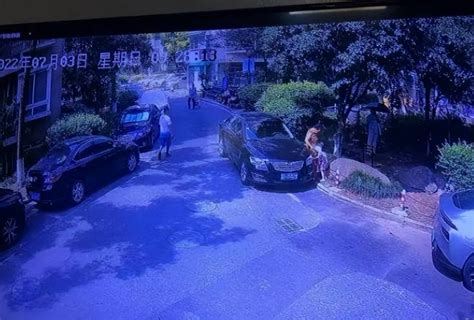 杭州一名三岁女孩从七楼坠落
