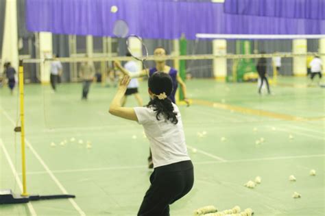 杭州成人学羽毛球培训班