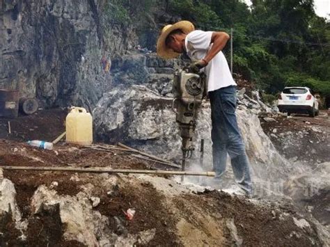 柳州农民抽取地下水