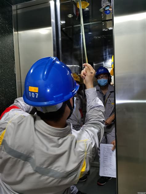 桂林电梯安装队