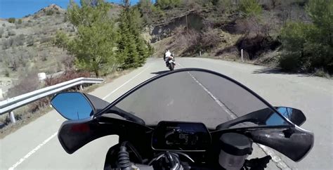 梦到开摩托车开得很快
