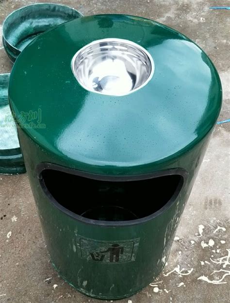 欣圳玻璃钢垃圾桶厂家