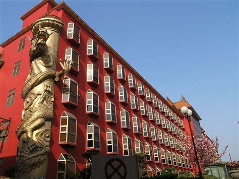 武汉湖滨花园酒店为什么是红色
