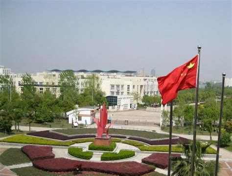武汉经济技术开发区第一中学概况