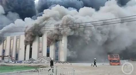 江苏徐州新建百亿项目厂房起火