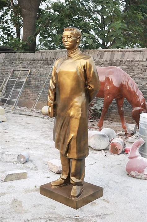 江苏玻璃钢人像雕塑设计