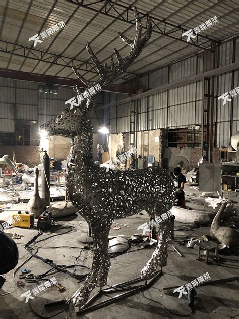 江西不锈钢镂空动物雕塑