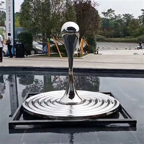 河南镜面不锈钢喷泉雕塑定制