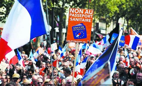 法国20万人上街抗议