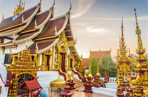 泰国寺庙的一天