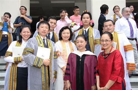 泰国毕业生领毕业证