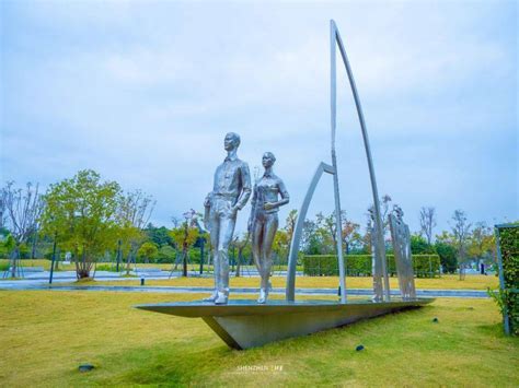 深圳中心公园的雕塑图片